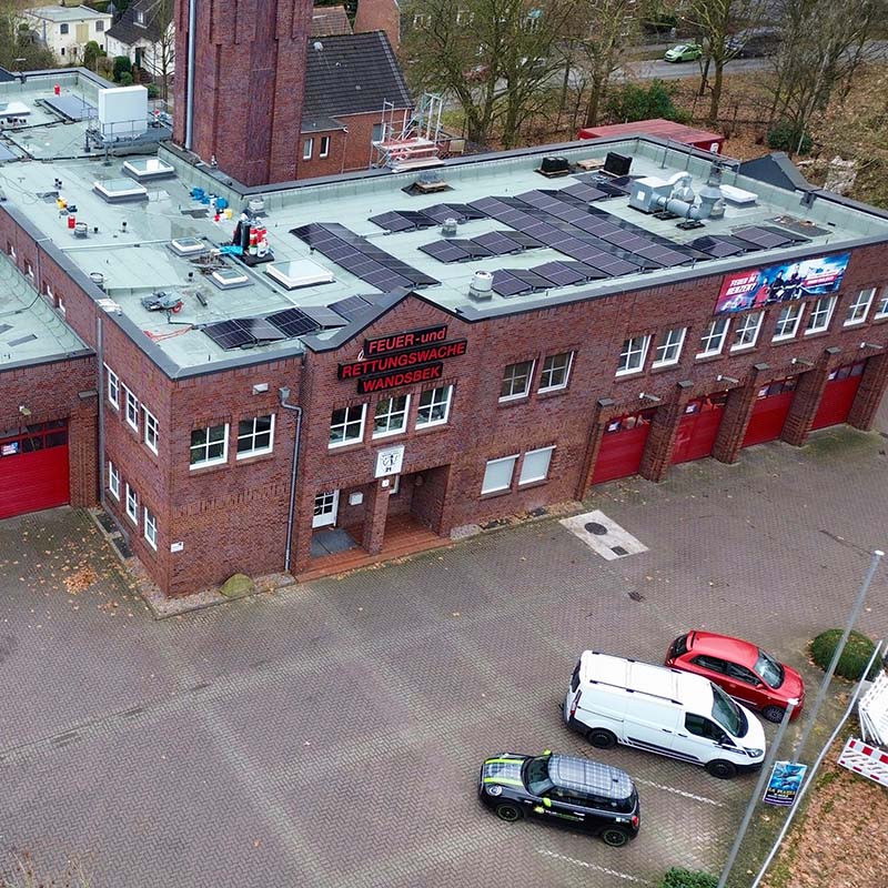 PV Großanlage auf Feuerwehrwache Drohnenbild